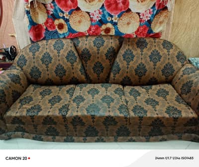 sofa set or shochas and dressing table