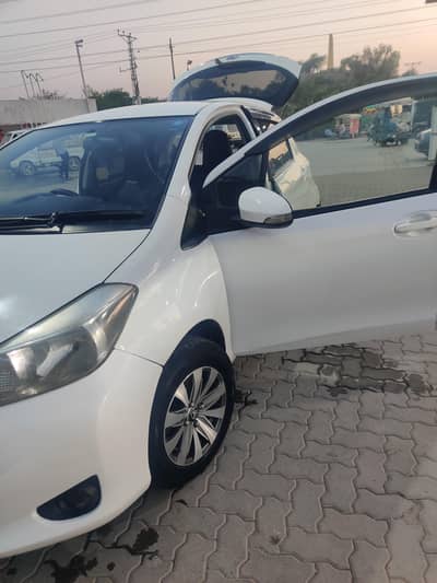 Toyota Vitz 2012