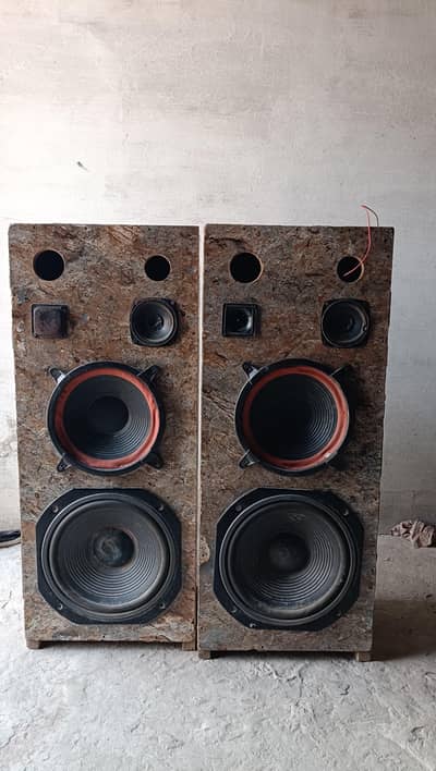 Speaker with box