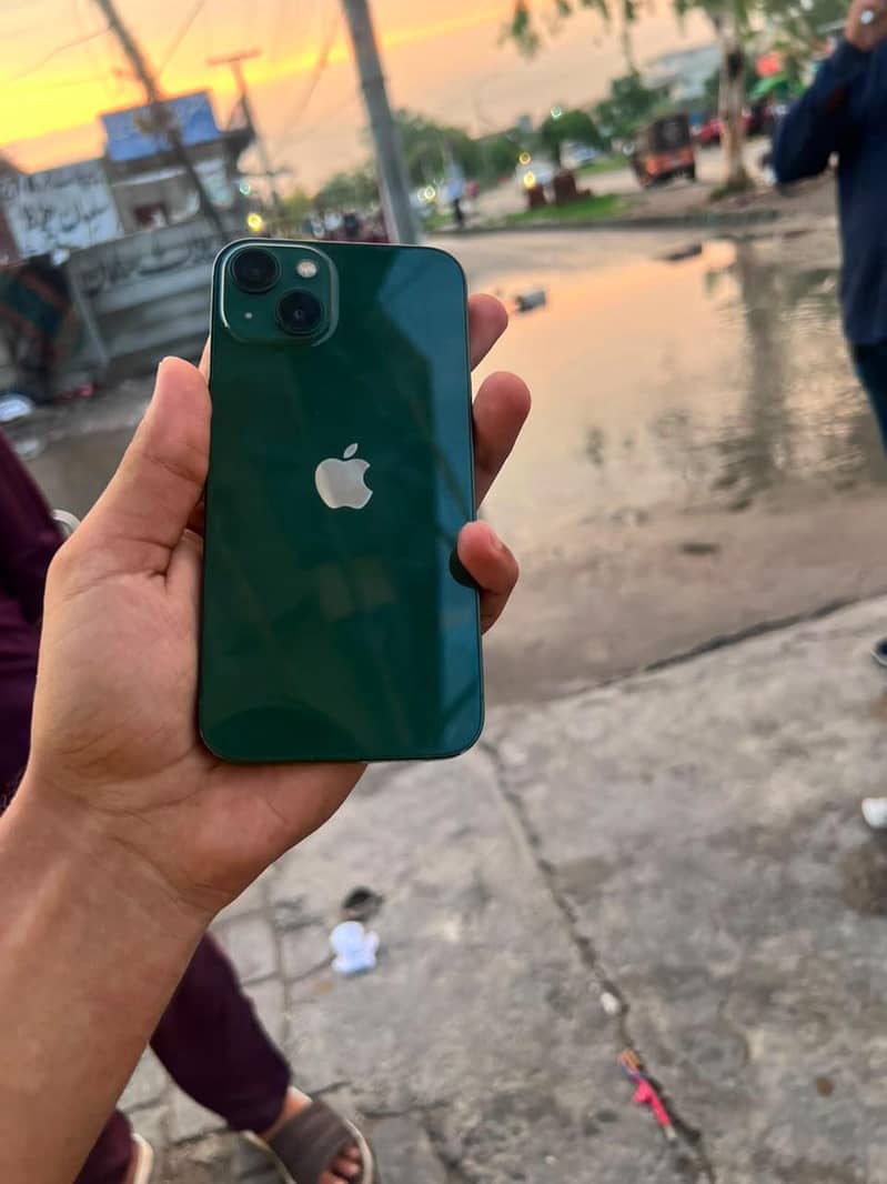 Apple iPhone 13 1