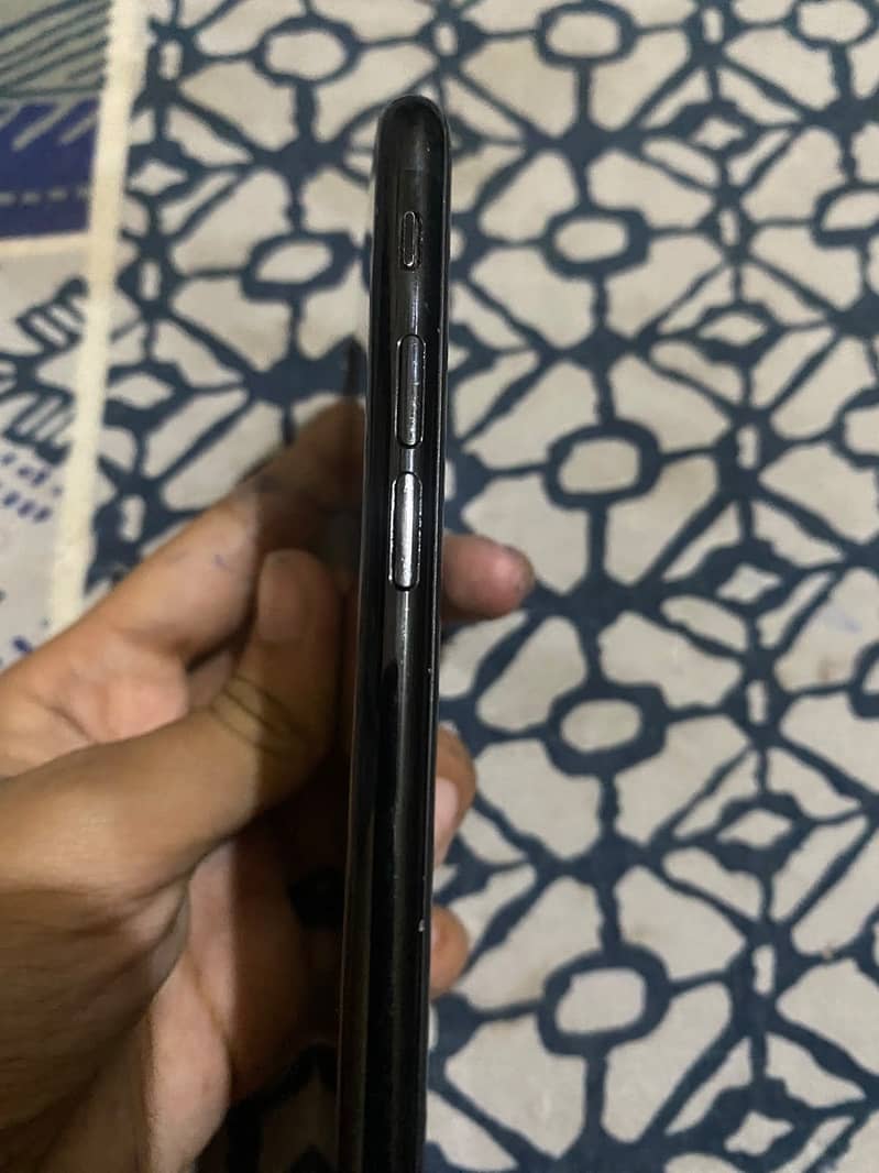 Apple iPhone 7 1