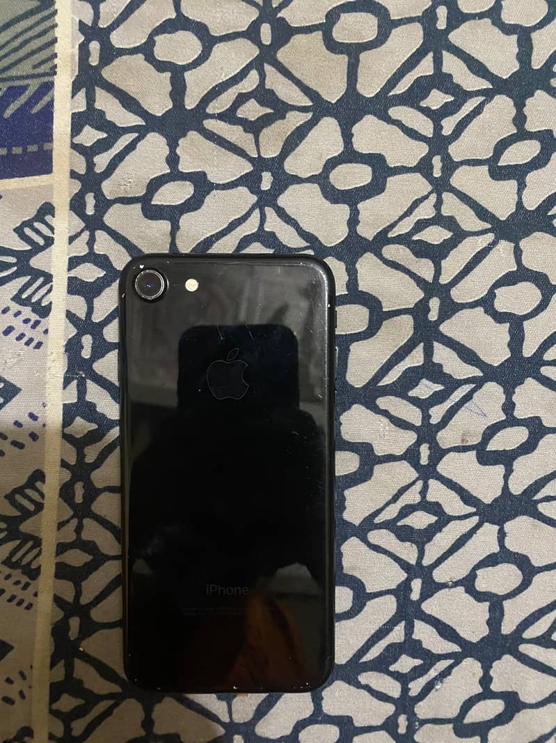 Apple iPhone 7 3