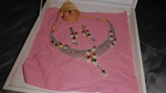 one carat necklace set once time used