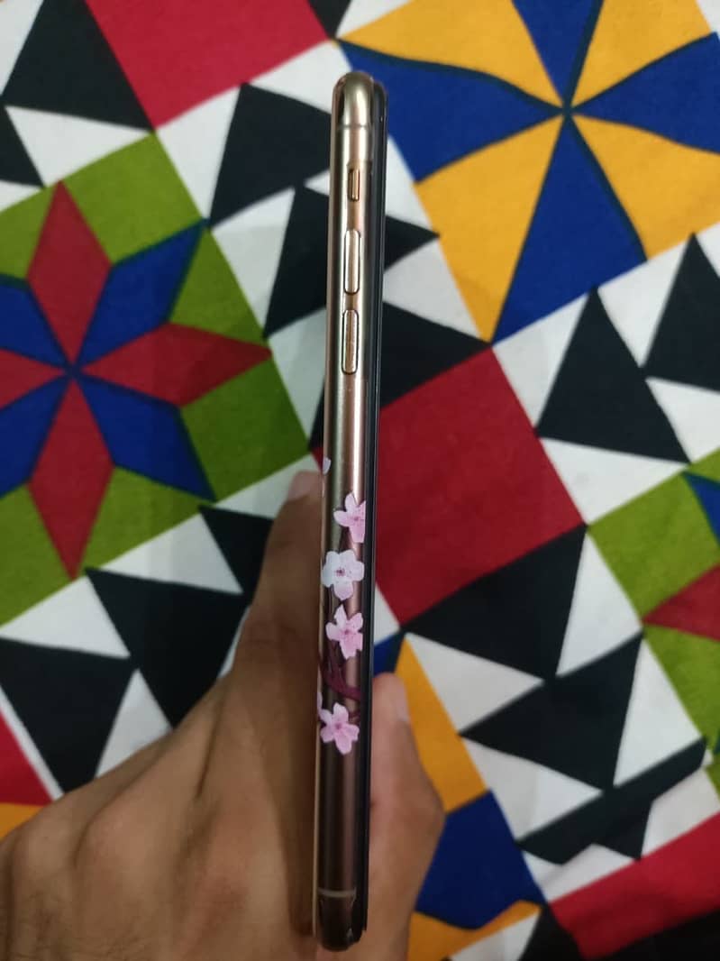Apple iPhone 11 Pro Max 6