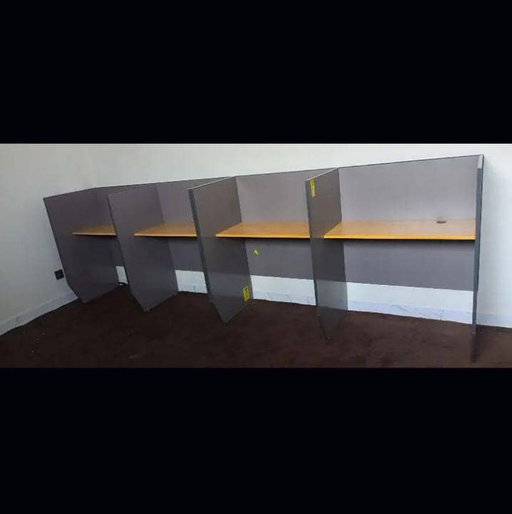 workstation/Cubical 16