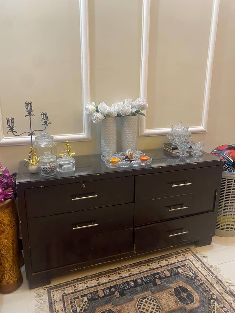 6 drawer table 0