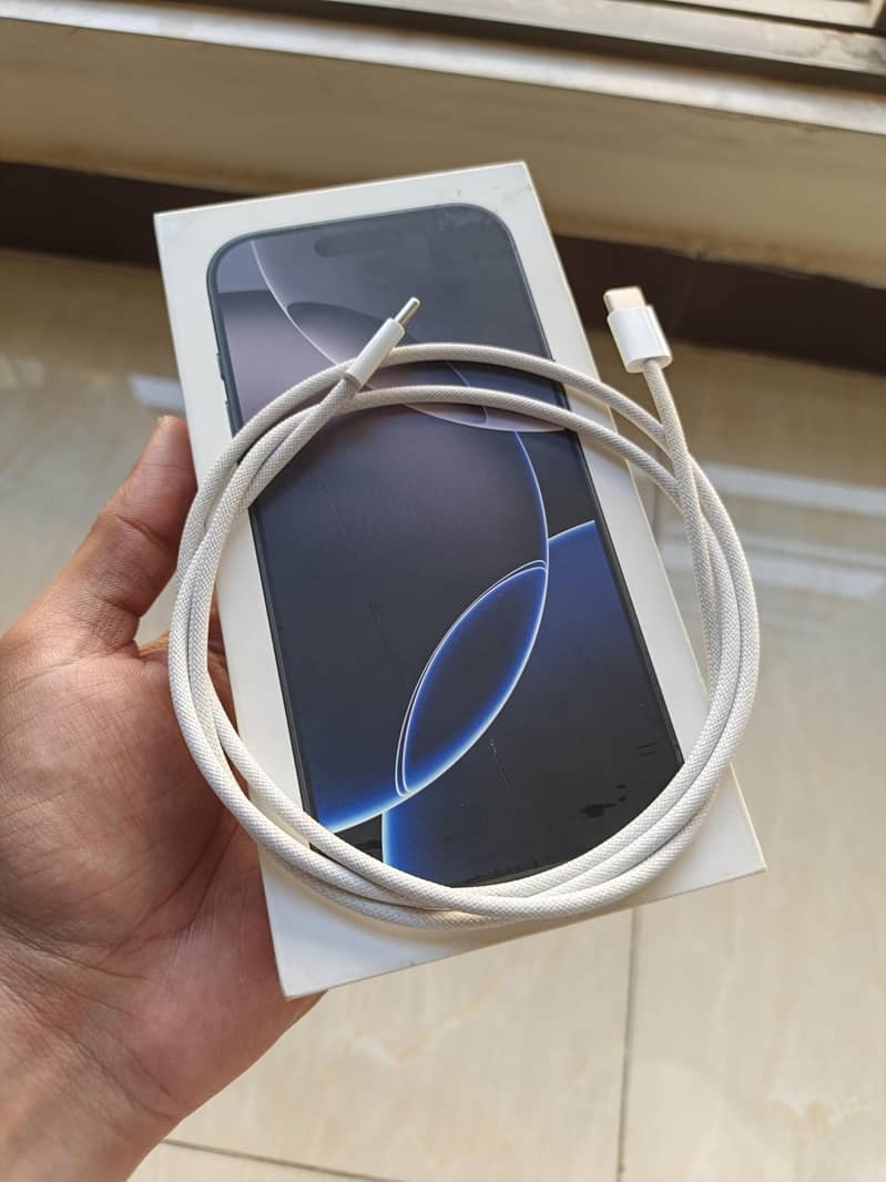 Apple iPhone 16 Pro 8