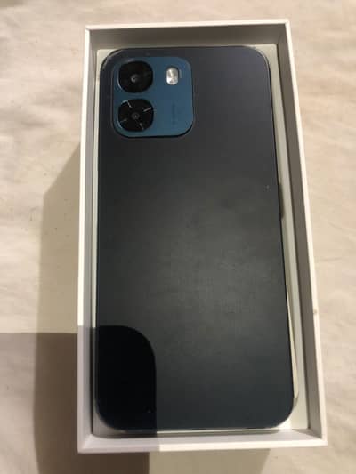 OPPO A6(8+16-256)