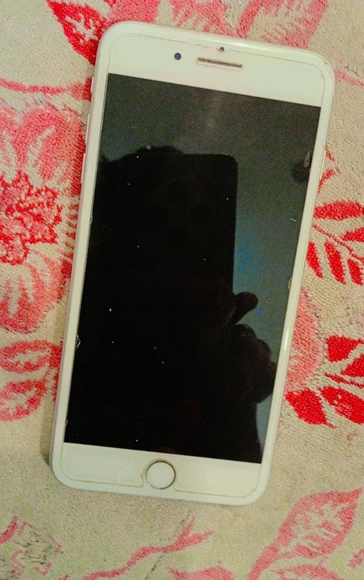 Apple iPhone 8 Plus 3