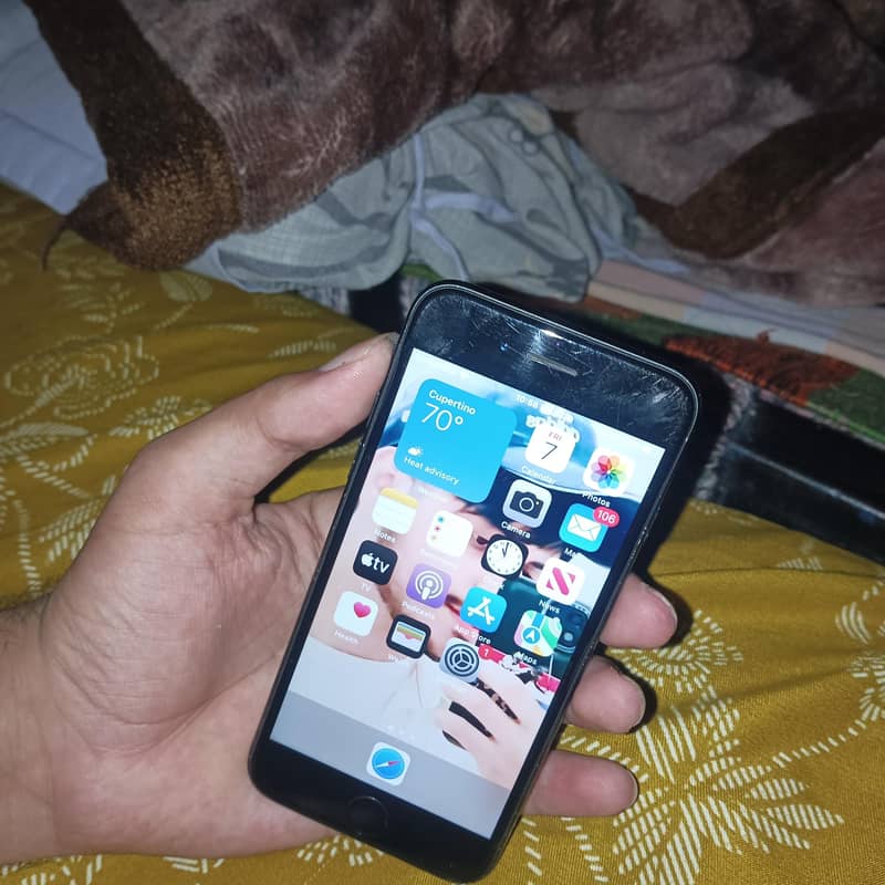 Apple iPhone 7 2