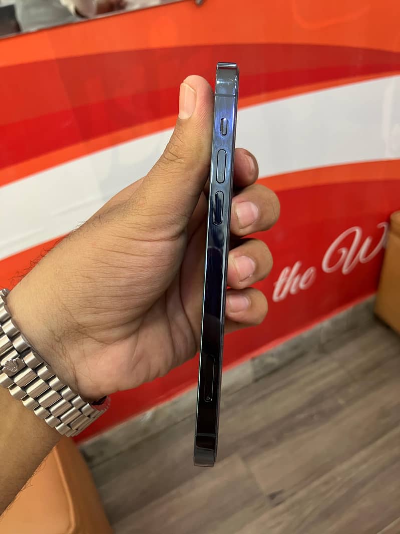 Apple iPhone 12 Pro 2