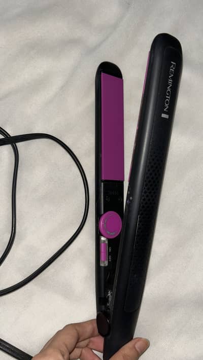 REMINGTON HAIR STRAIGHTENER