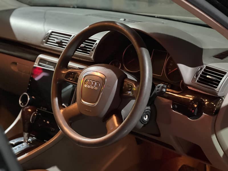 Audi A4 2003 4