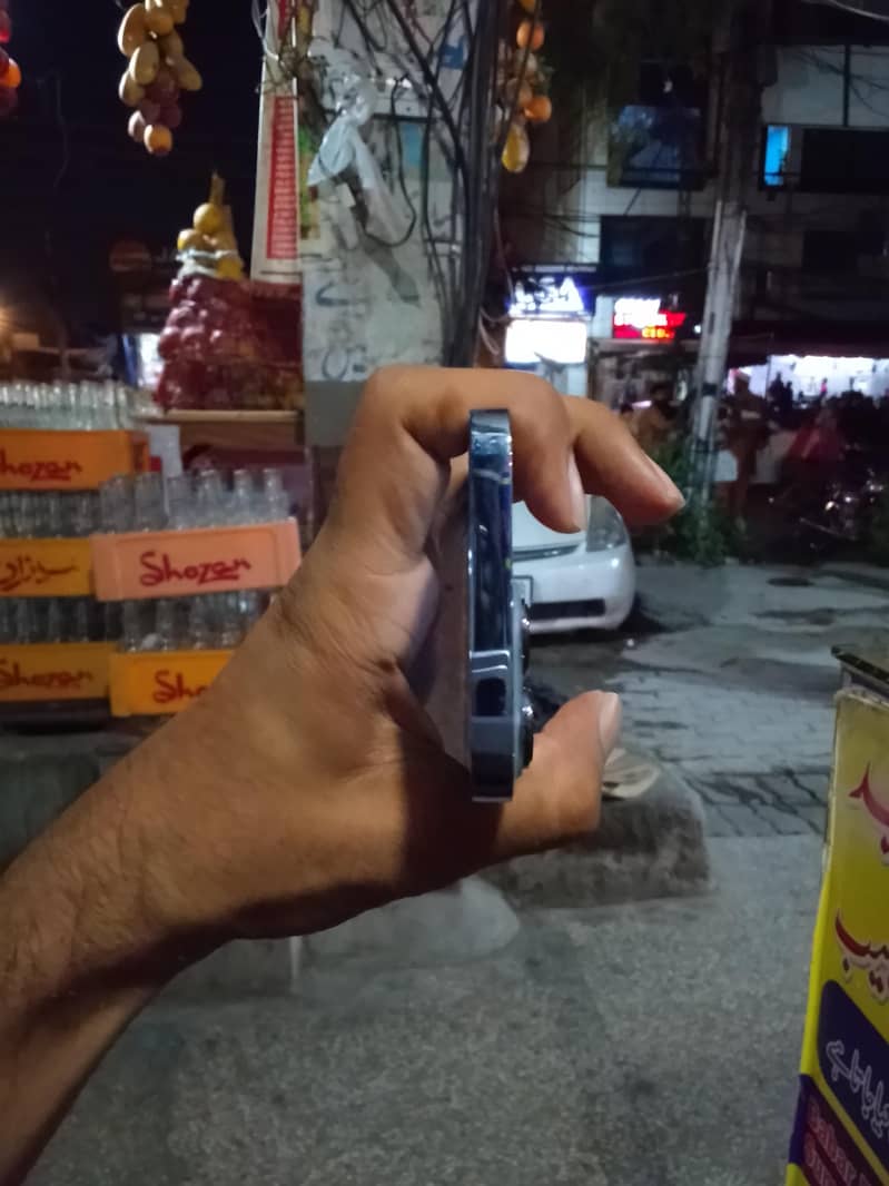 Apple iPhone 13 Pro 2