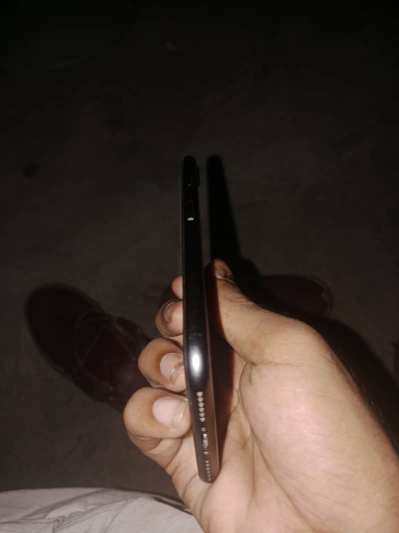 Apple iPhone 8 5