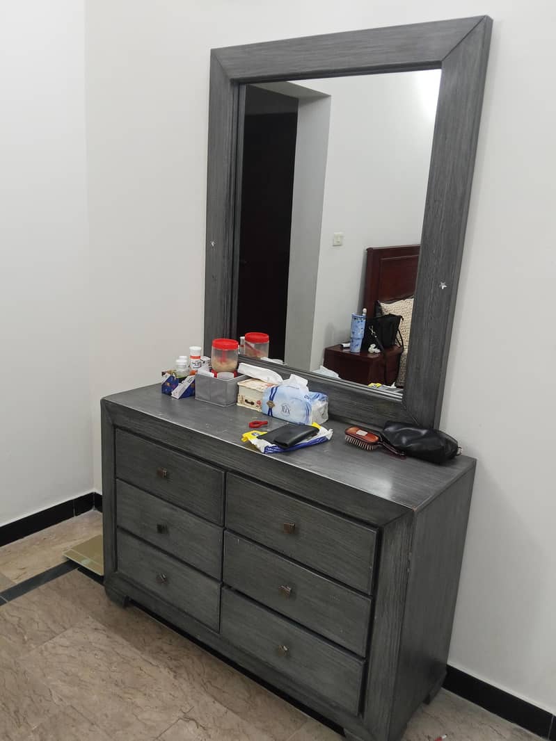 dressing table 1