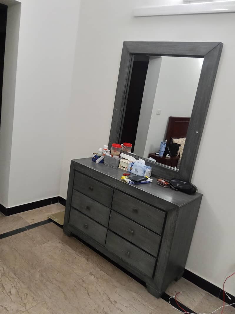 dressing table 2