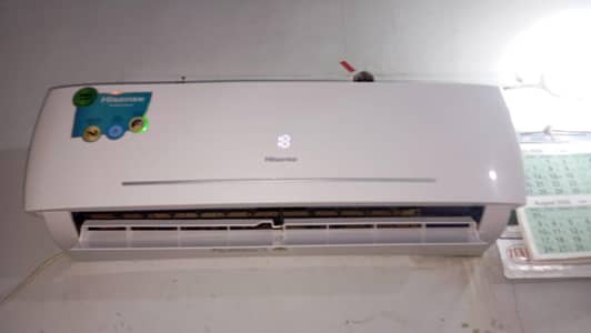 Hisence pro model 2022 1.5 ton look like new