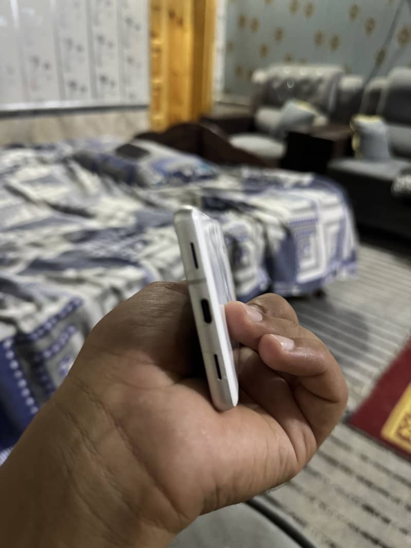 Google Pixel 7a 4