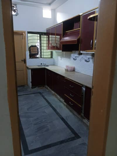 10 marla 1st floor for rent