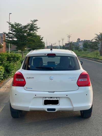 Suzuki Swift 2023 GLX CVT