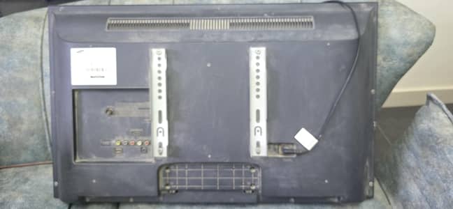 Samsung 2 Original LEDS 32 and 26 inches
