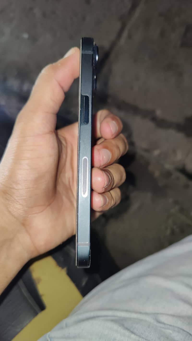 Apple iPhone 14 3