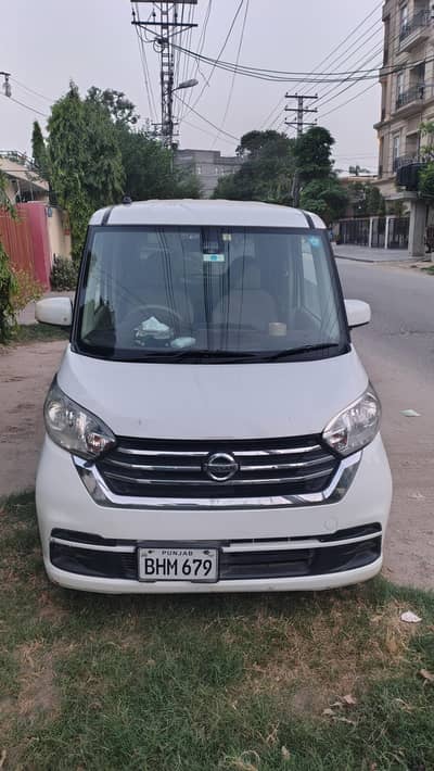 Nissan Roox 2019