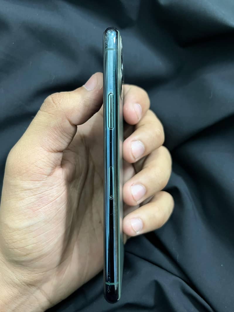 Apple iPhone 11 Pro 3