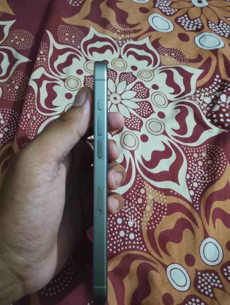 Apple iPhone 15 Pro Max 1