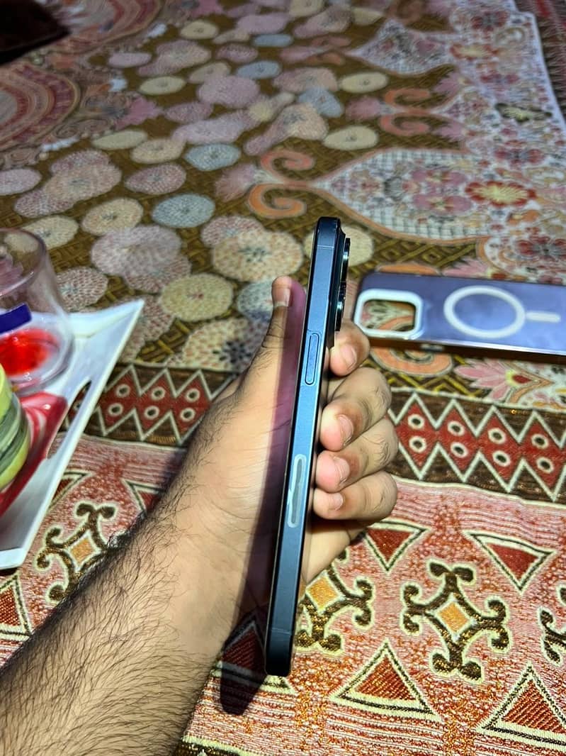 Apple iPhone 15 Pro Max 1