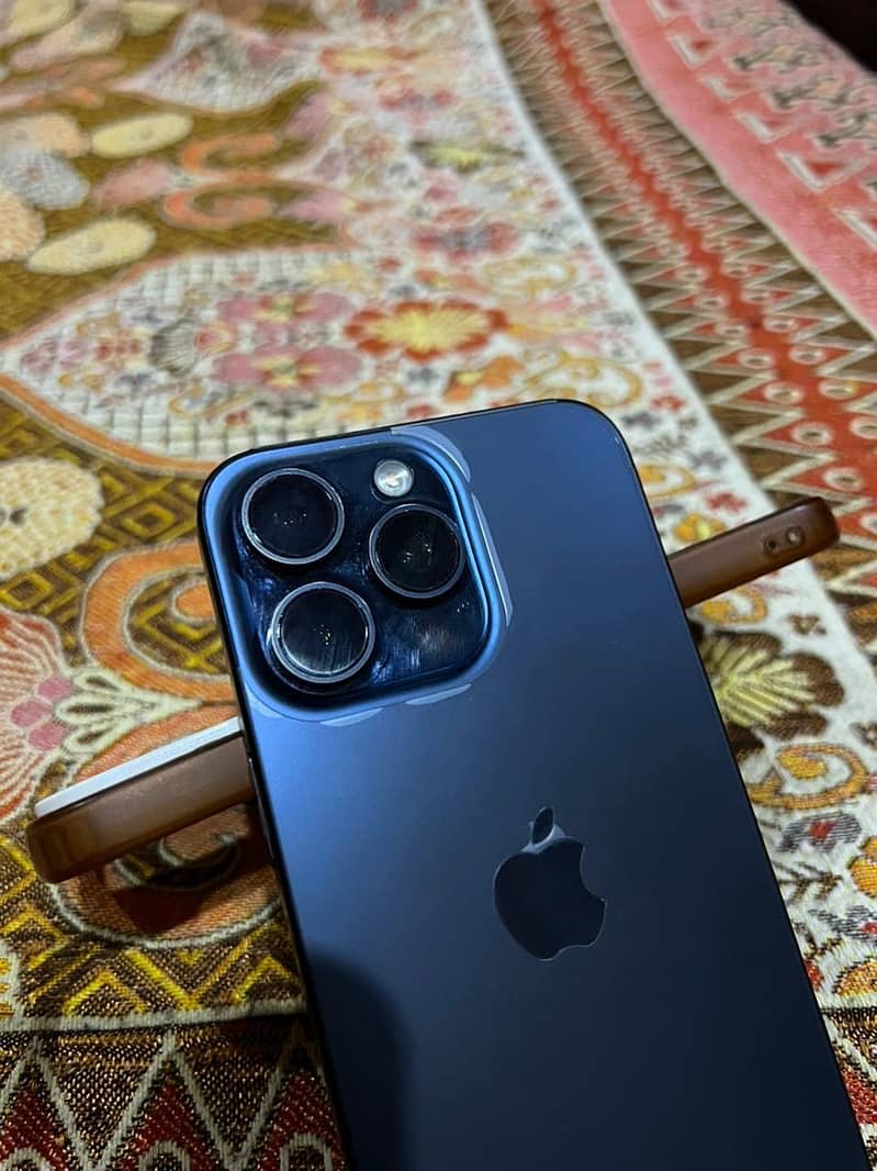 Apple iPhone 15 Pro Max 5