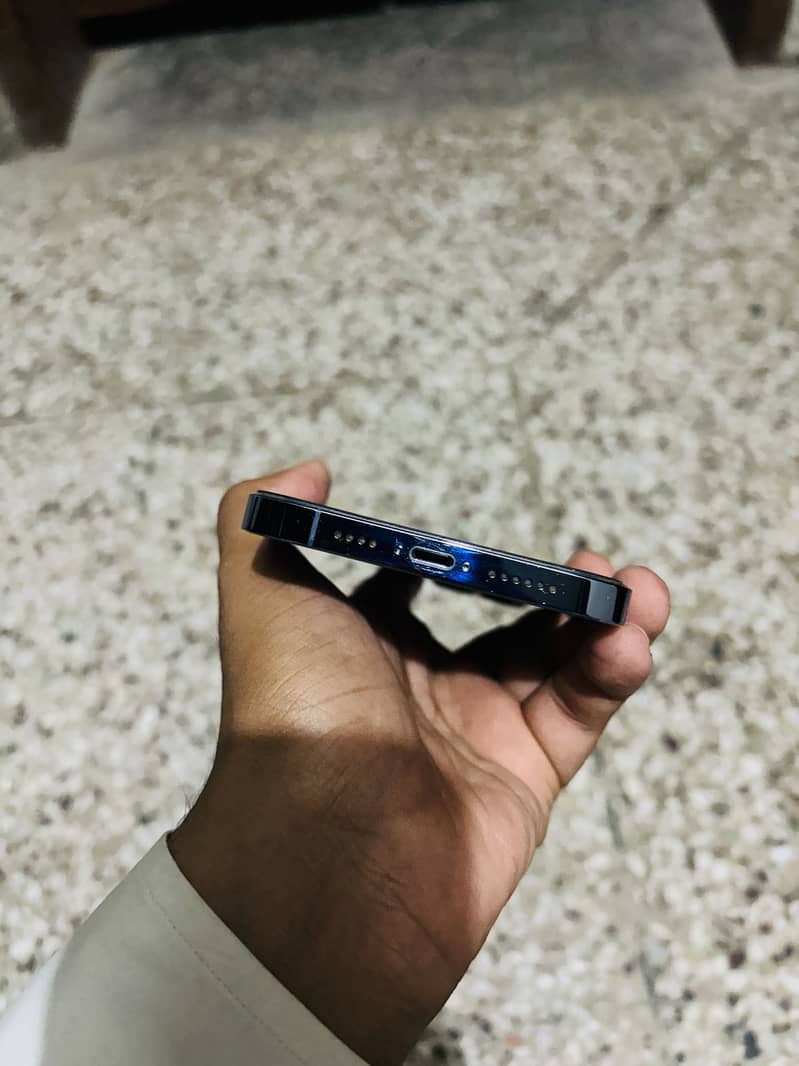 Apple iPhone 13 Pro Max 4