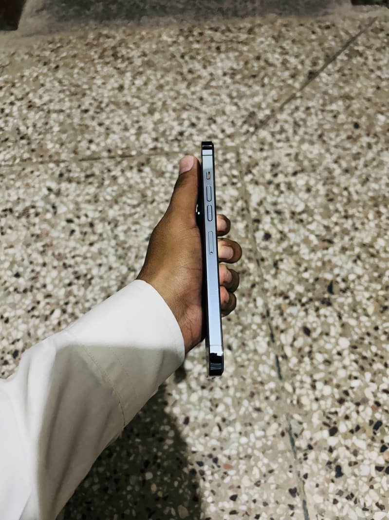 Apple iPhone 13 Pro Max 5