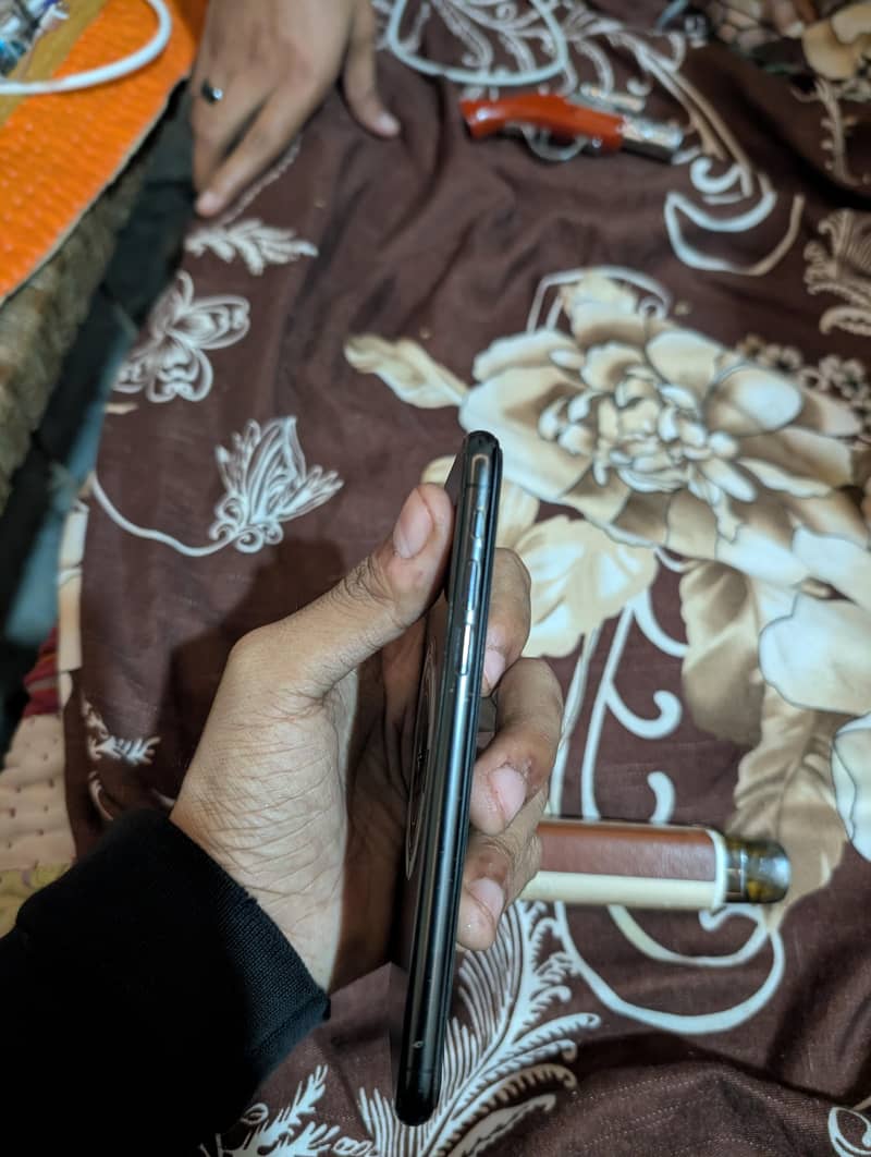 Apple iPhone X 2