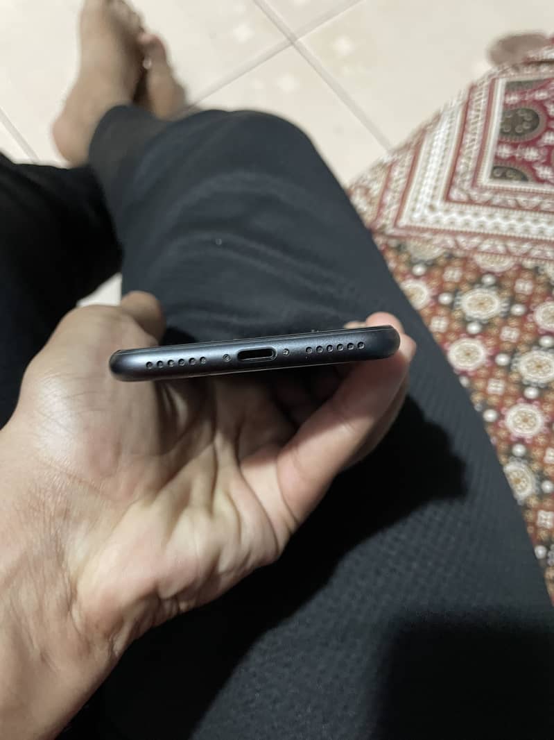 Apple iPhone 8 0