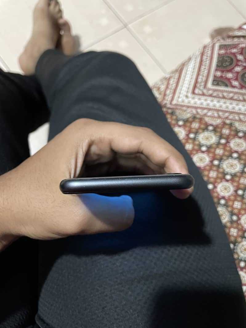 Apple iPhone 8 5