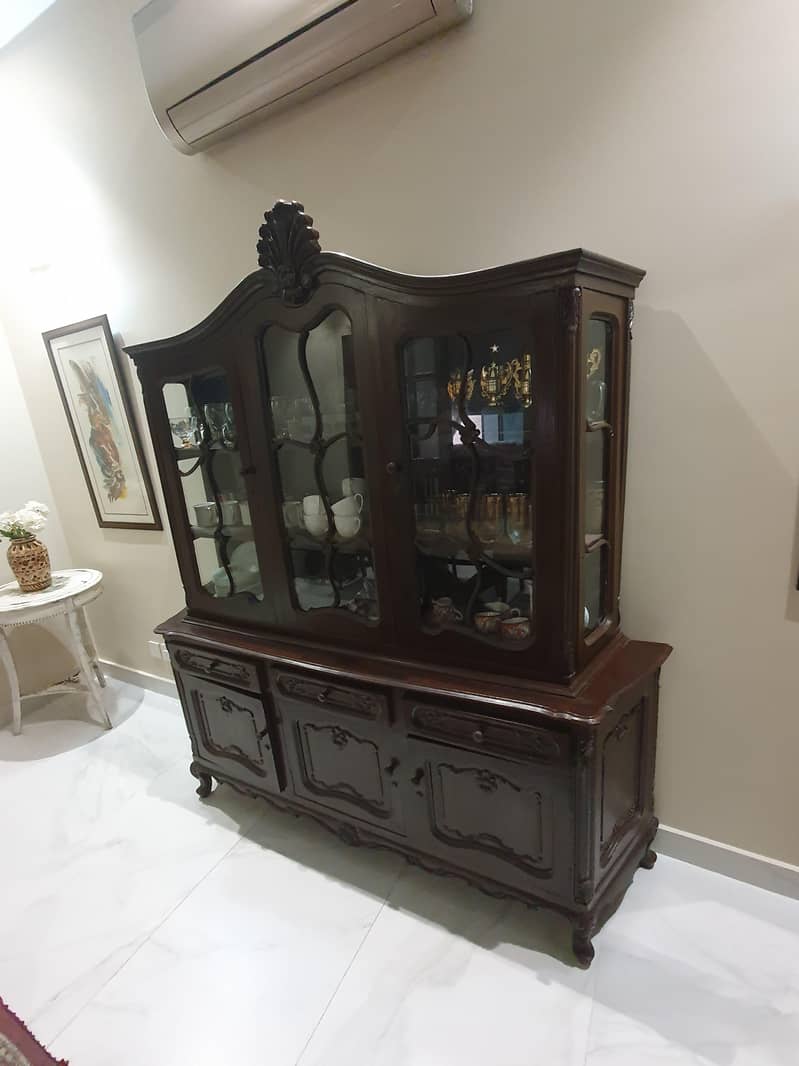 Cabinet 3