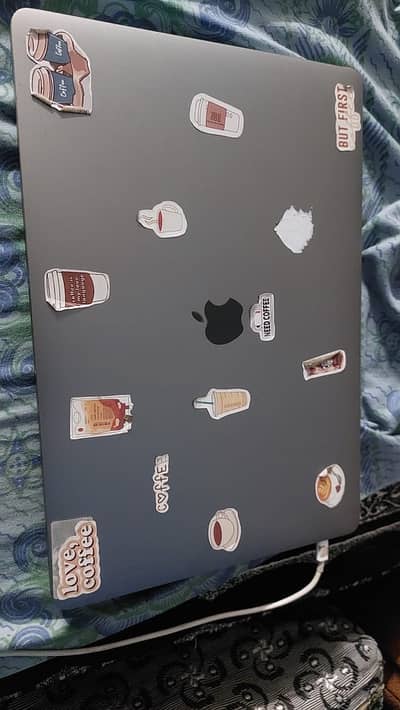 Macbook pro 2016 with Graphic Card and Touchbar