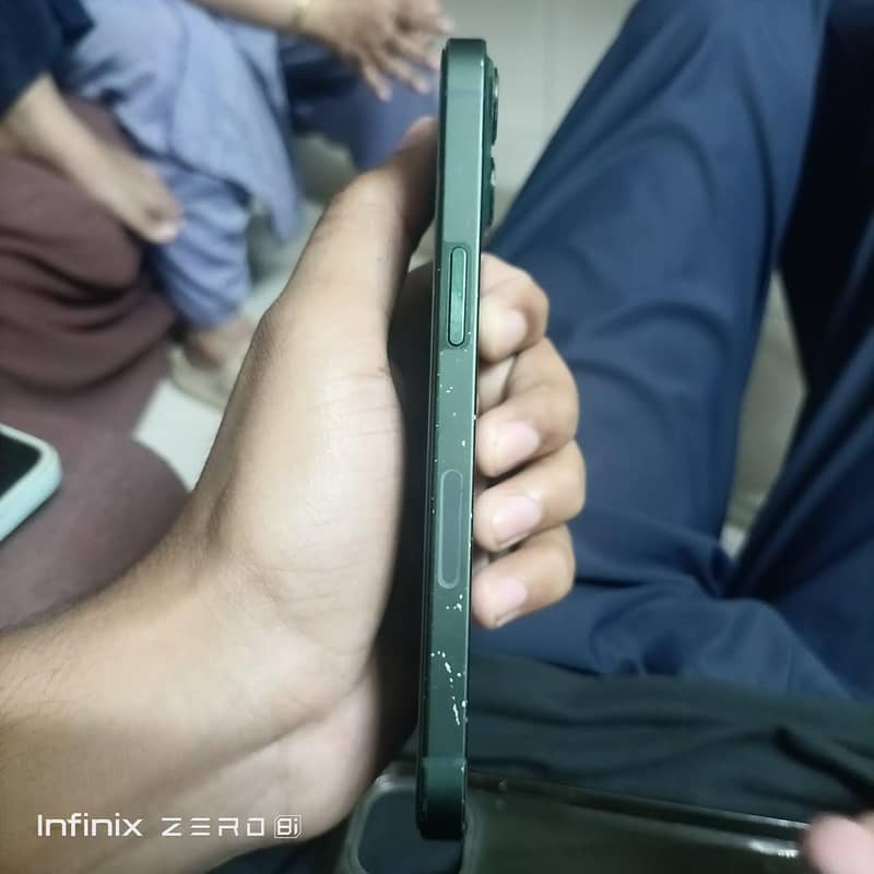Apple iPhone 13 1