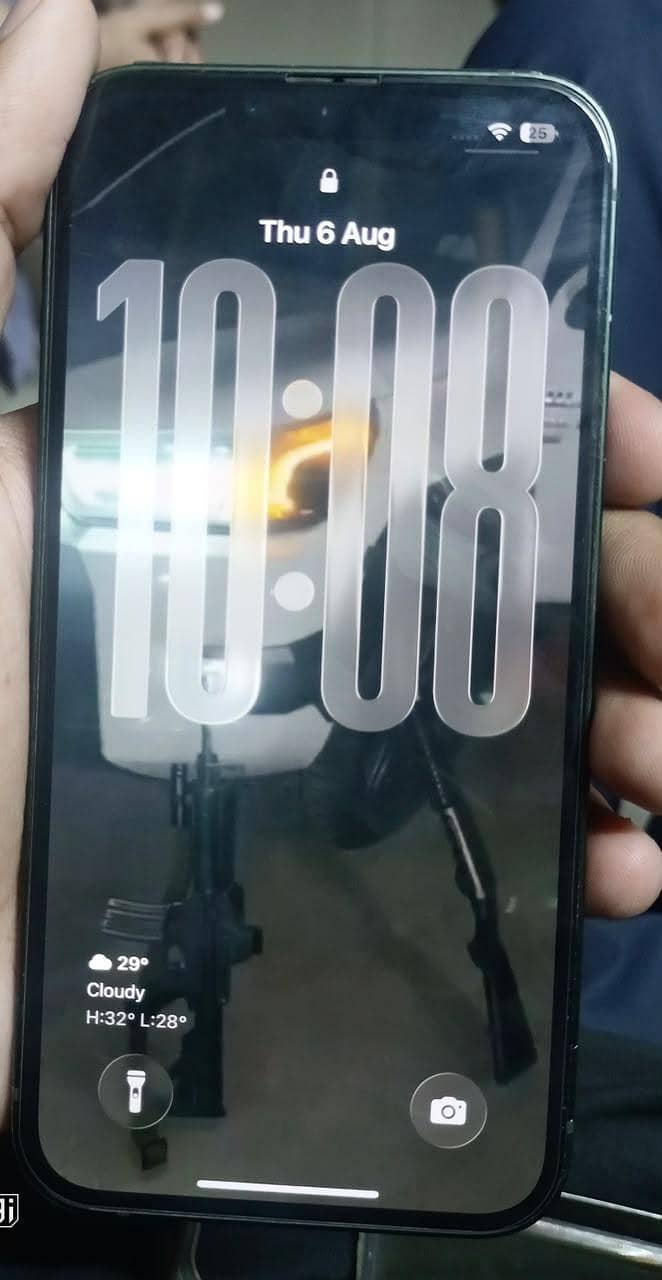 Apple iPhone 13 4
