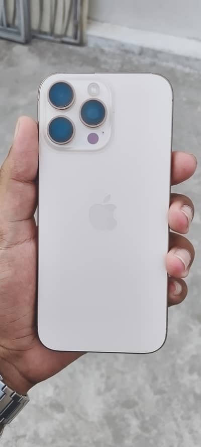 Apple iPhone 16 Pro Max