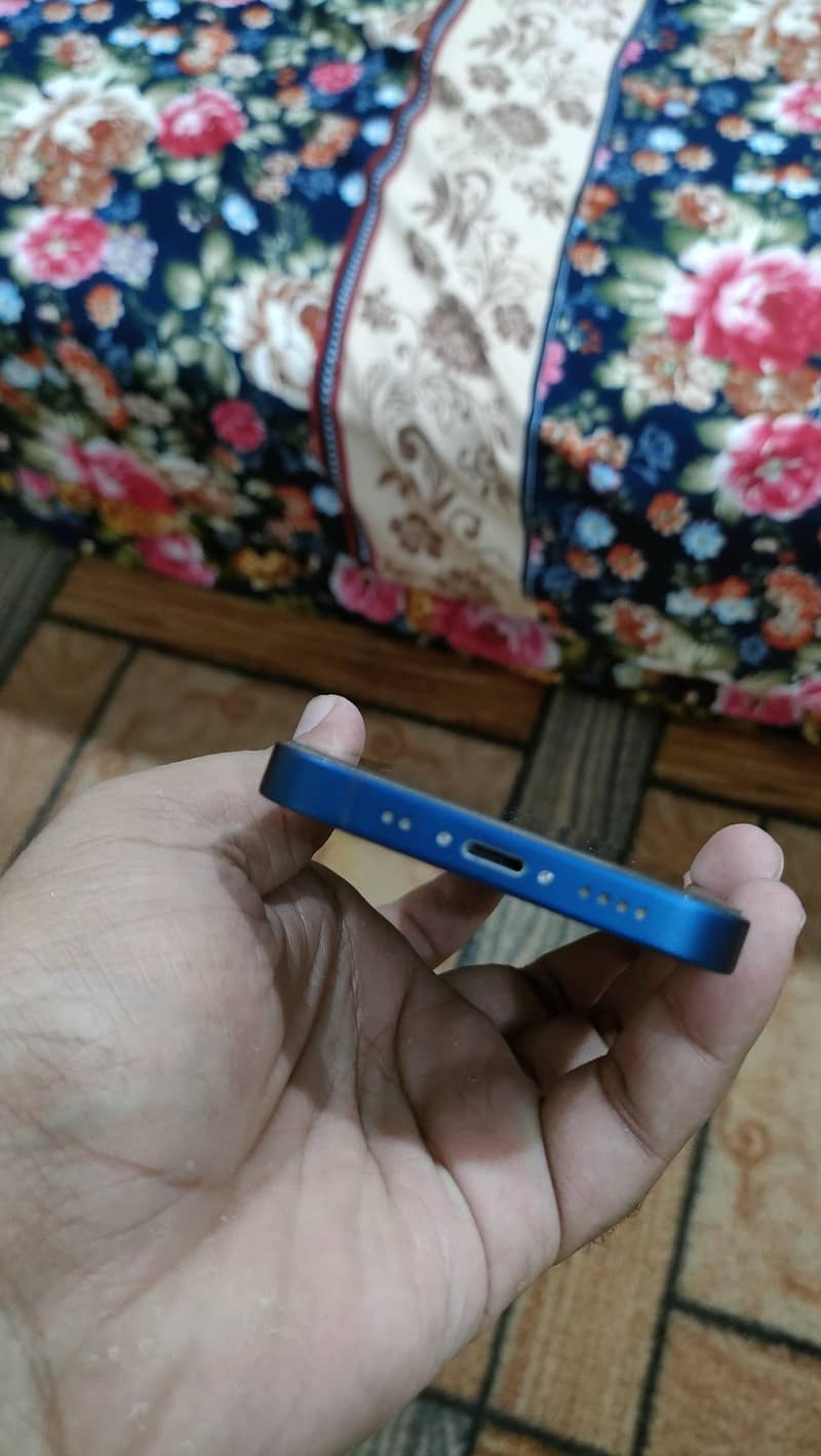 Apple iPhone 12 mini 3