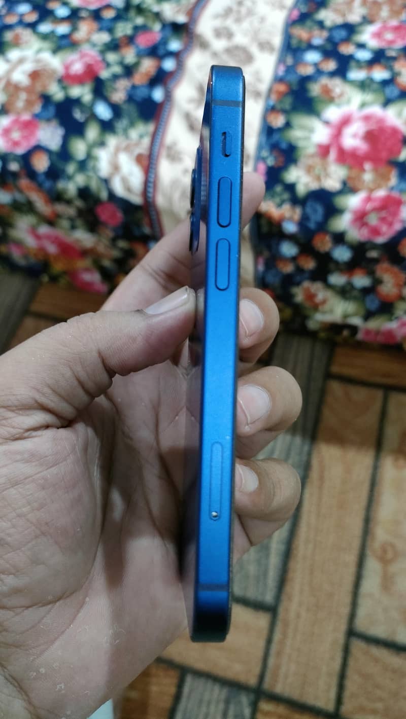 Apple iPhone 12 mini 4