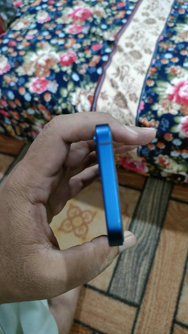 Apple iPhone 12 mini 11