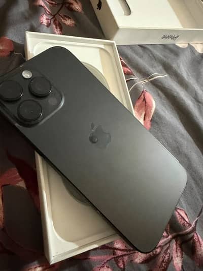 Apple iPhone 16 Pro Max