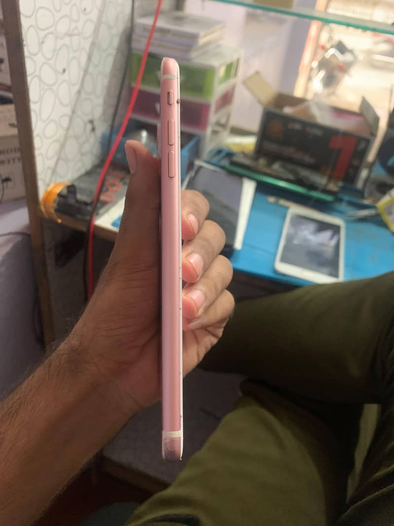 Apple iPhone 7 Plus 5