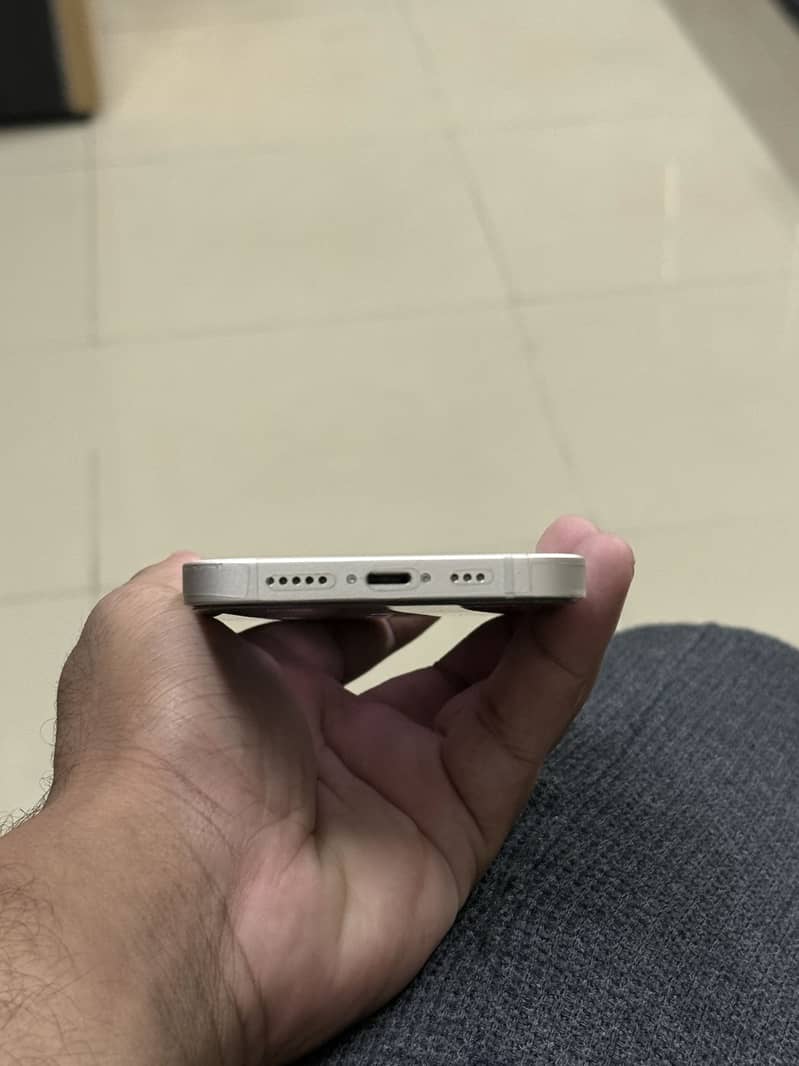 Apple iPhone 13 3