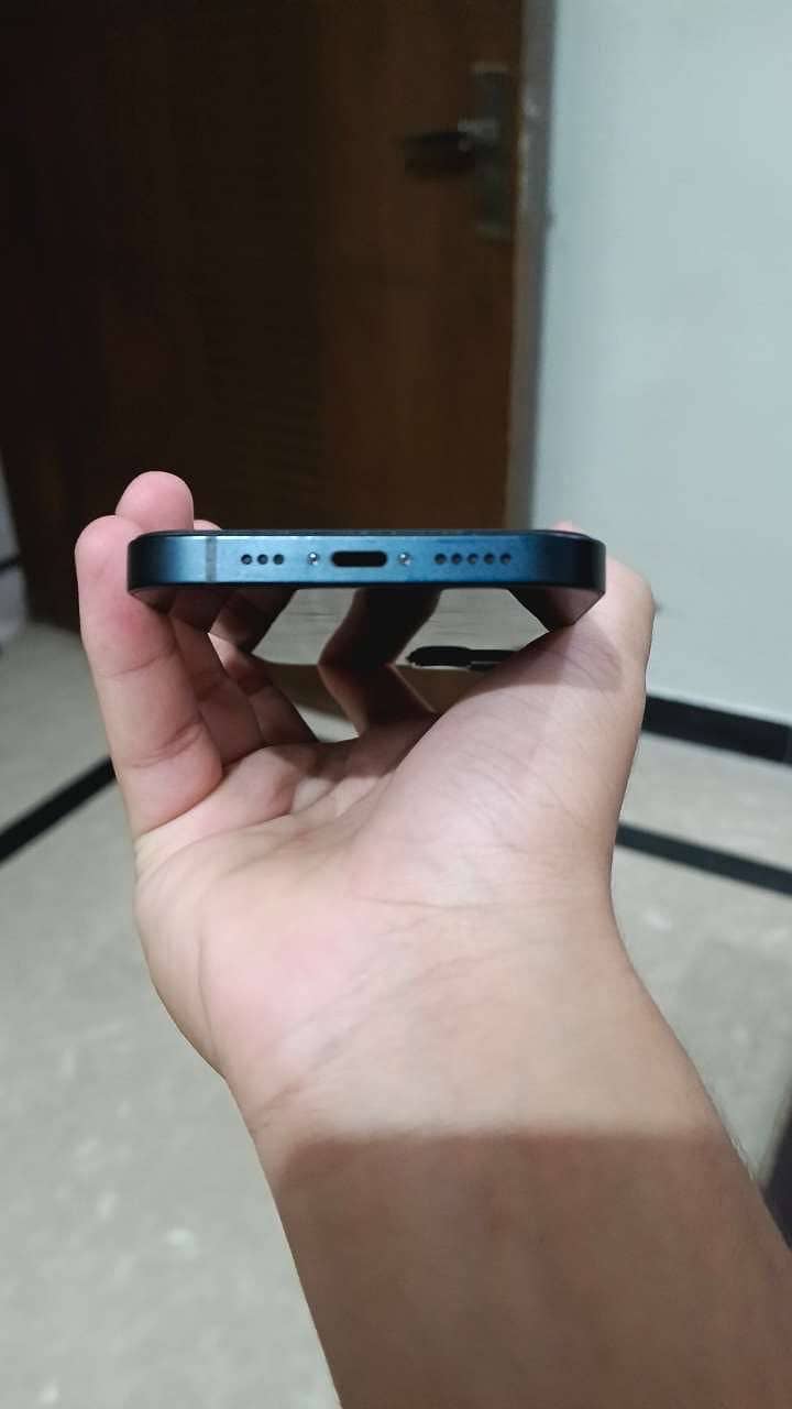 Apple iPhone 13 1
