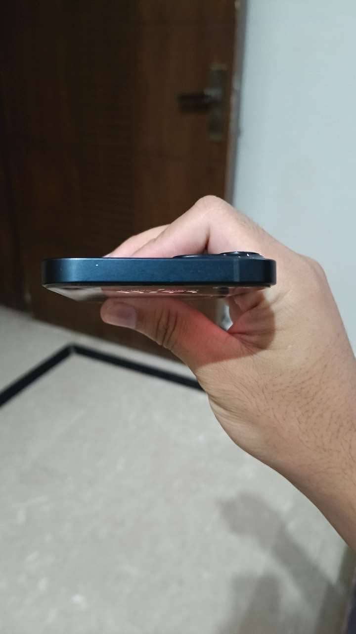 Apple iPhone 13 2
